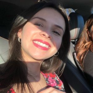 Meet your Posher, Nicole